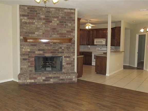 3rd image of 2333 Kazmir Dr