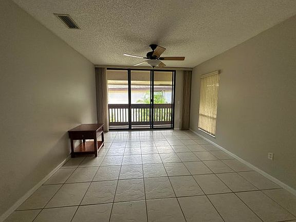 5th image of 9292 Sabal Ridge Cir