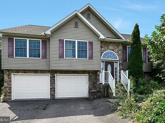 2nd image of 1223 Running Deer Dr