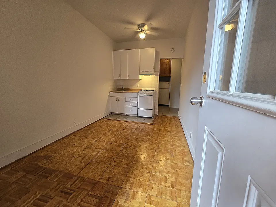 302 W 76th St #4D