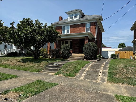 2nd image of 1807 Pearcy Ave