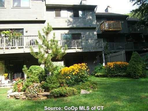 2nd image of 76 Conestoga Way