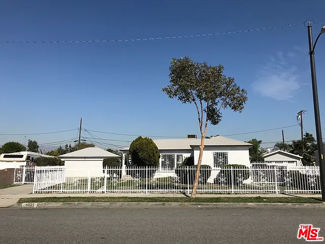 2 bed, 992 sqft, $3,000 — Photo 2