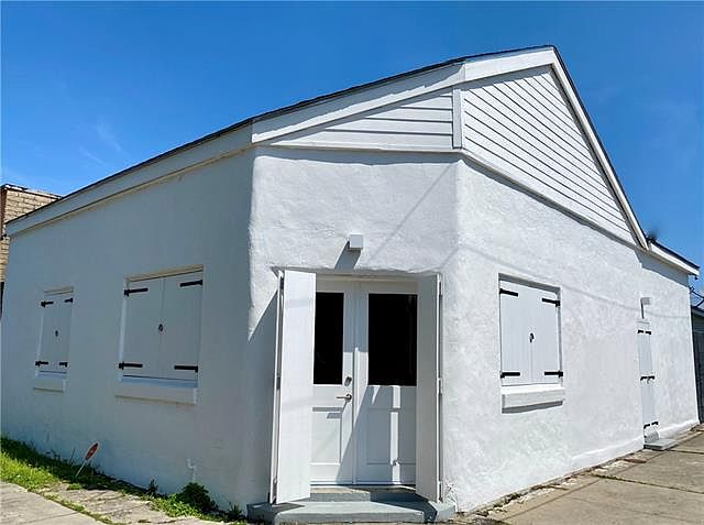 1st image of 1801 Spain St