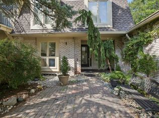 1339 Knollcrest Cir, Bloomfield Hills, MI 48304