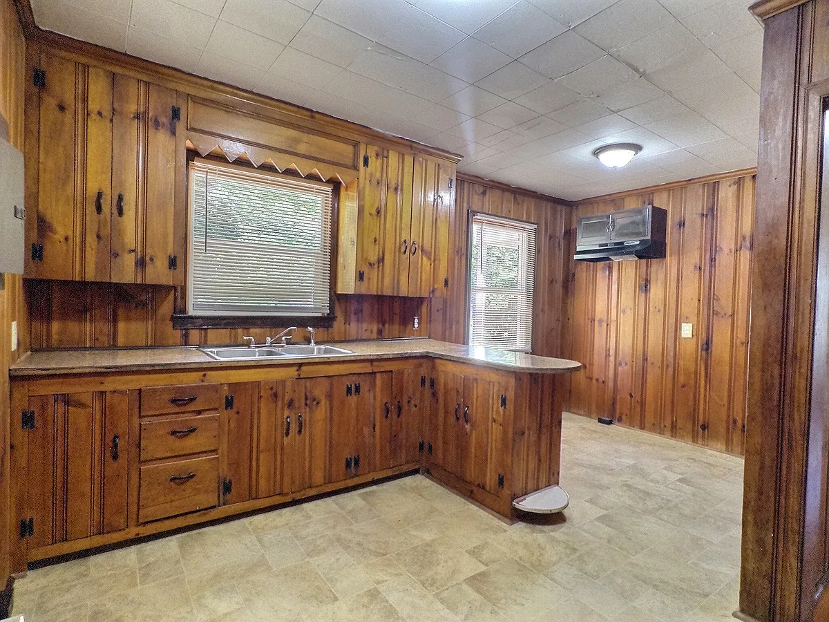 Building Photo - 2317 Redbud Ln