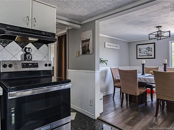 5th image of 225 Woolastook Dr