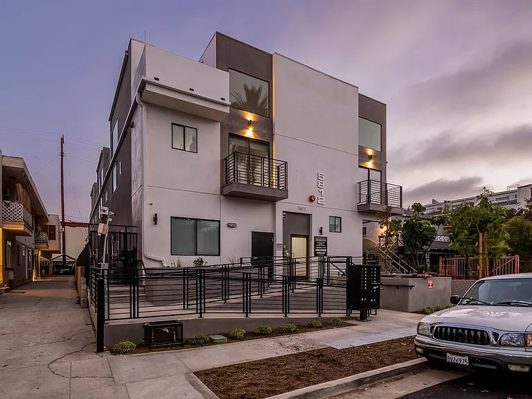 5812 Virginia Ave #13 — Photo 11