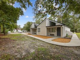 8210 San Jose Manor Dr E