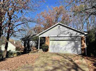 908 Cedar Ridge Dr, Little Rock, AR 72211