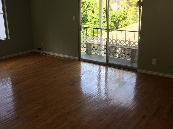 4th image of 827 W Mabel Ave