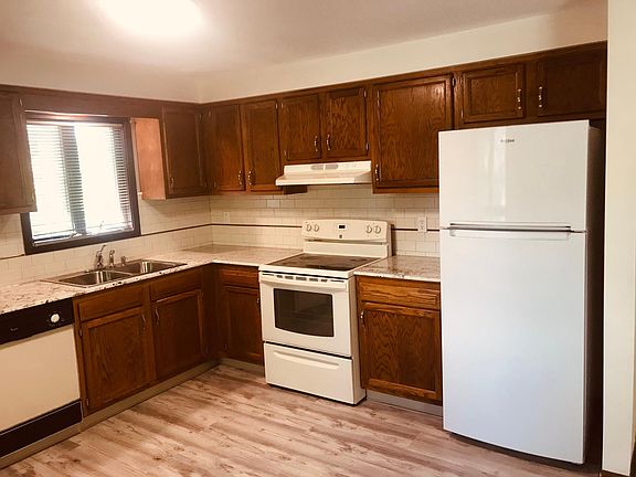 2nd image of 2175 Amy Dr #3