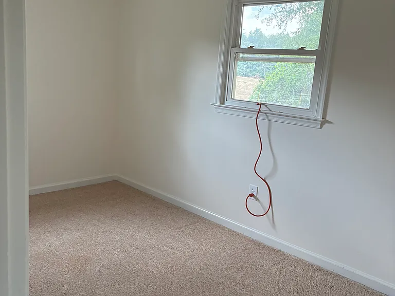 4524 Yorkshire Dr — Photo 9