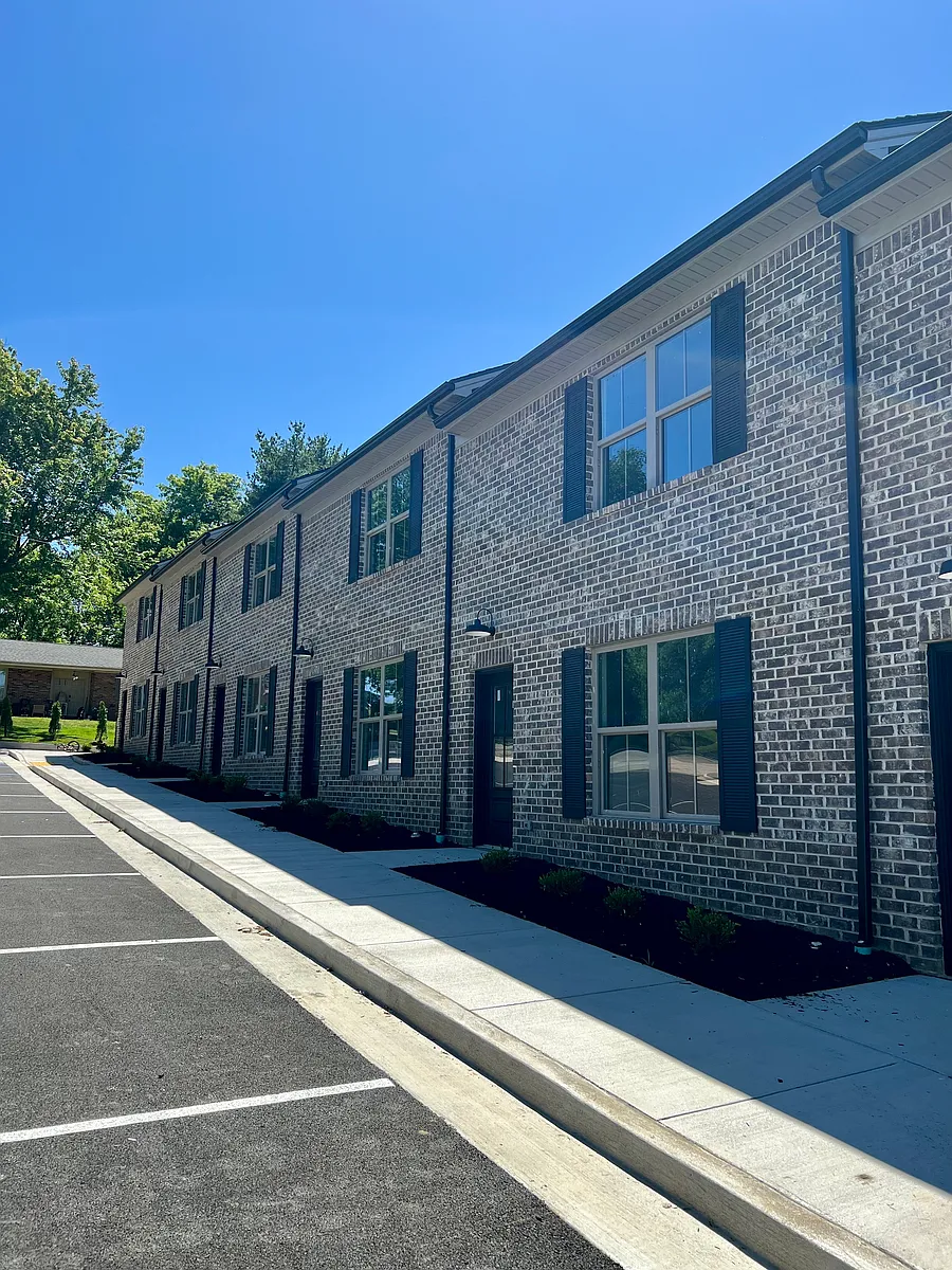 Building Photo - 118 Robbins Dr