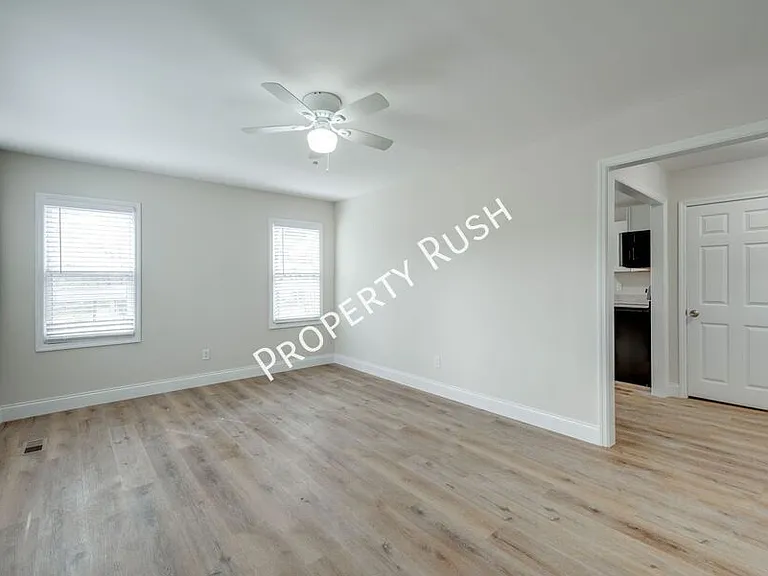 248 East Ave — Photo 8