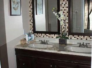 21823 Baldwin Sq #302, Sterling, VA 20164