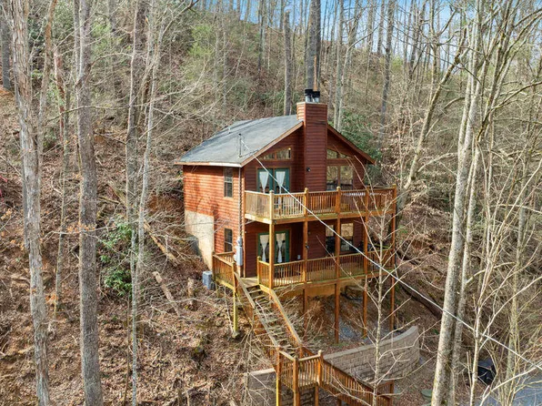 1418 School House Gap Rd House Gap, Sevierville, TN 37876