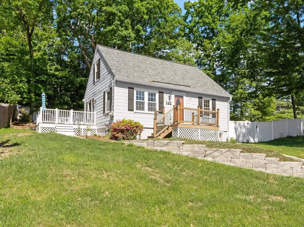 122 Westwood Drive, Nashua, NH 03062