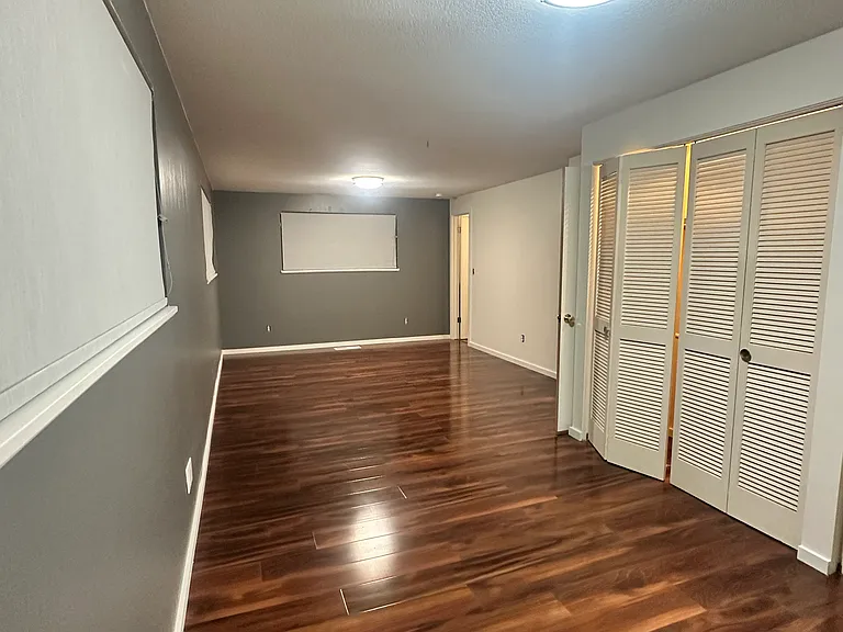 219 Thayer Dr — Photo 12