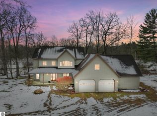 11074 E 32 1/2 Rd, Cadillac, MI 49601