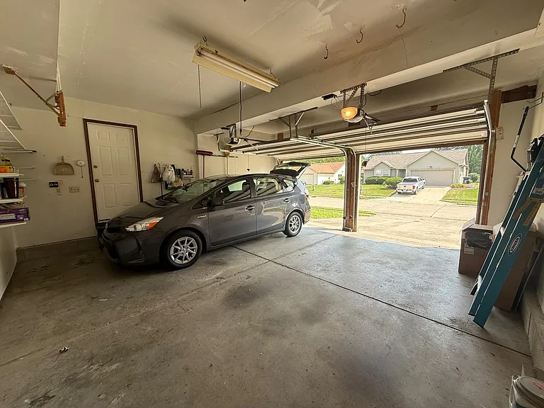 7574 Allenwood Ct — Photo 17
