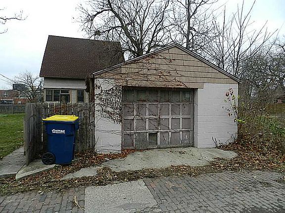 2nd image of 2013 N Pennsylvania St