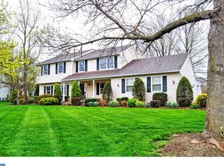 10 Nassau Dr, Lawrence Township, NJ 08648
