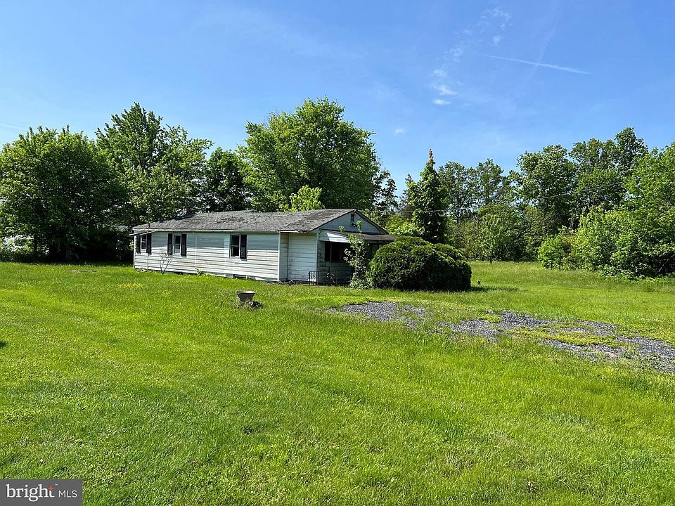 1st image of 28 Almont Rd