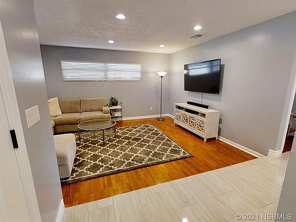 4th image of 4689 Silvera Dr