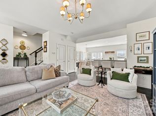 1717 Fleetwood Dr, Charlotte, NC 28208