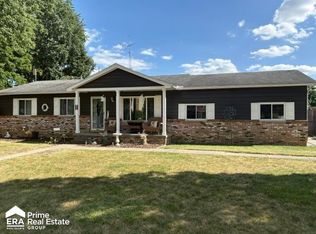 5521 Meadowcrest Dr, Flint, MI 48532