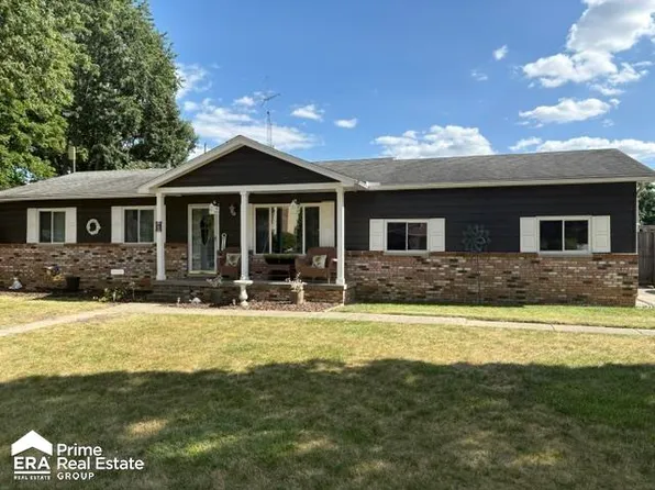 5521 Meadowcrest Dr, Flint, MI 48532