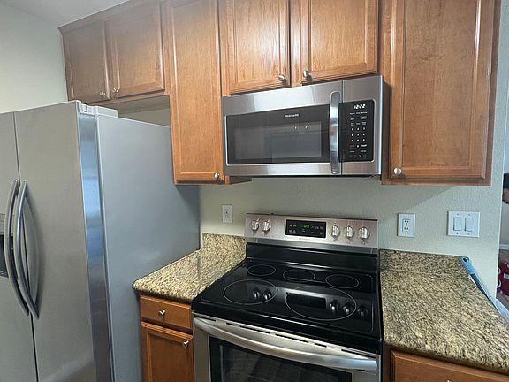 4th image of 1240 N Broadway #62