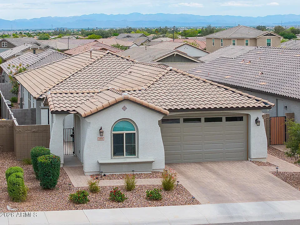 3 bed, 2.5 bath, 1919 sqft, $2,250 — Photo 3