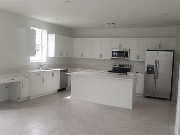 4th image of 12736 SW 211th St Suite 0