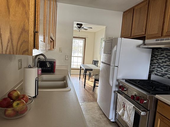 2nd image of 602 Saddle Ridge