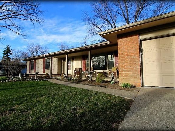 3rd image of 5325 Moceri Ln