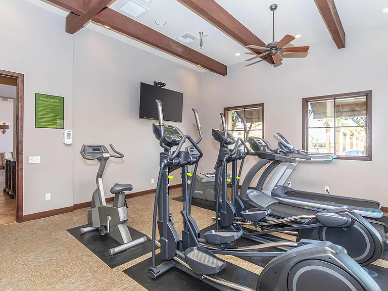 Vineyards at Palm Desert Apartment Homes — Photo 16