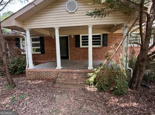 7205 Lakeview Dr SW, Covington, GA 30014