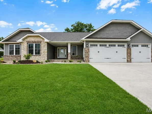 501 Stonebriar Dr, Troy, IL 62294