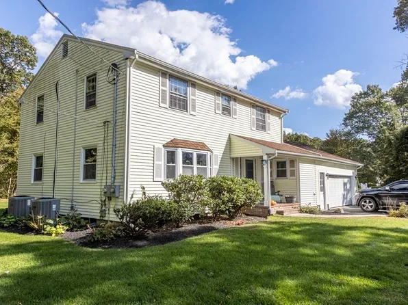 5 Randall St, North Easton, MA 02356