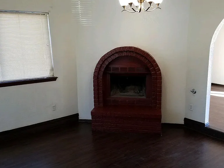 Living/dining room area