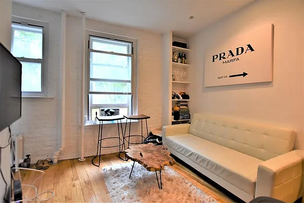 Rented by Bold New York | media 8