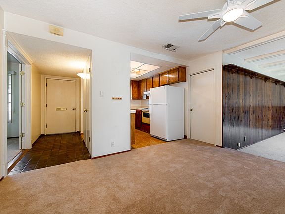 2nd image of 472 Conlin Ct