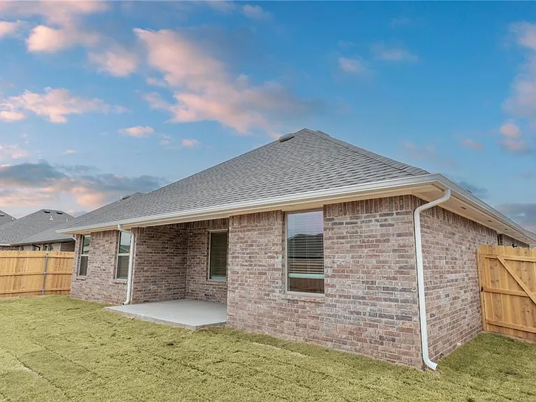 3816 Lleyton Dr — Photo 22