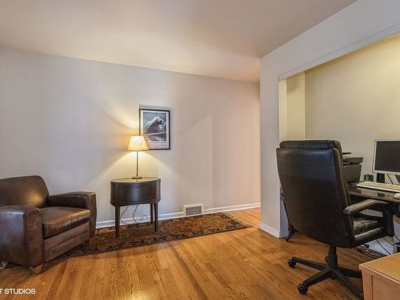 5th image of 410 S See Gwun Ave