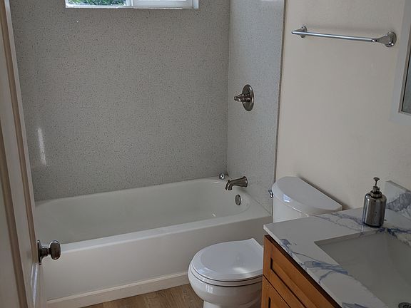 4th image of 442 Harlan St