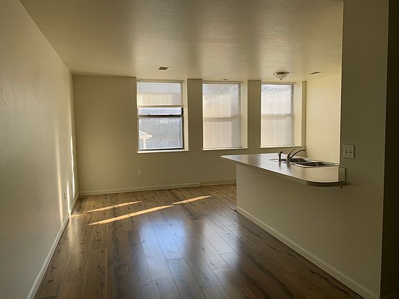 3rd image of 510 13th Ave #4