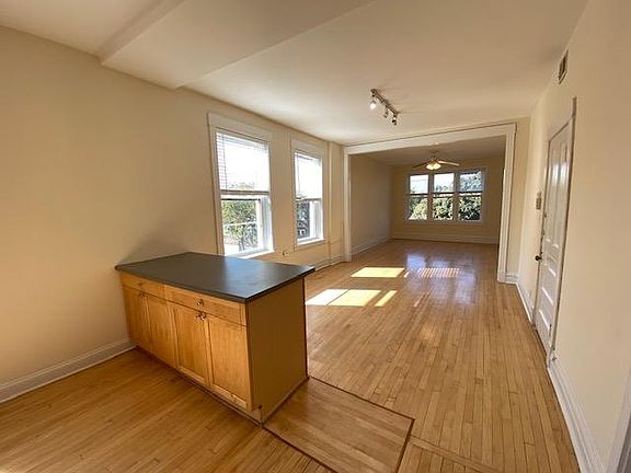 3rd image of 1501 N Paulina St #2