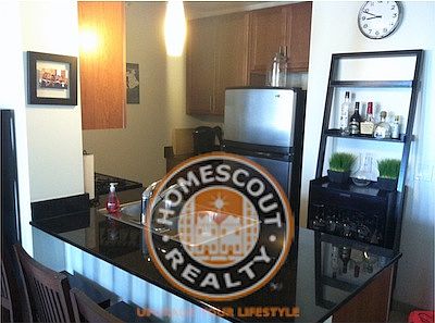 2nd image of 365 N Jefferson St APT 1808